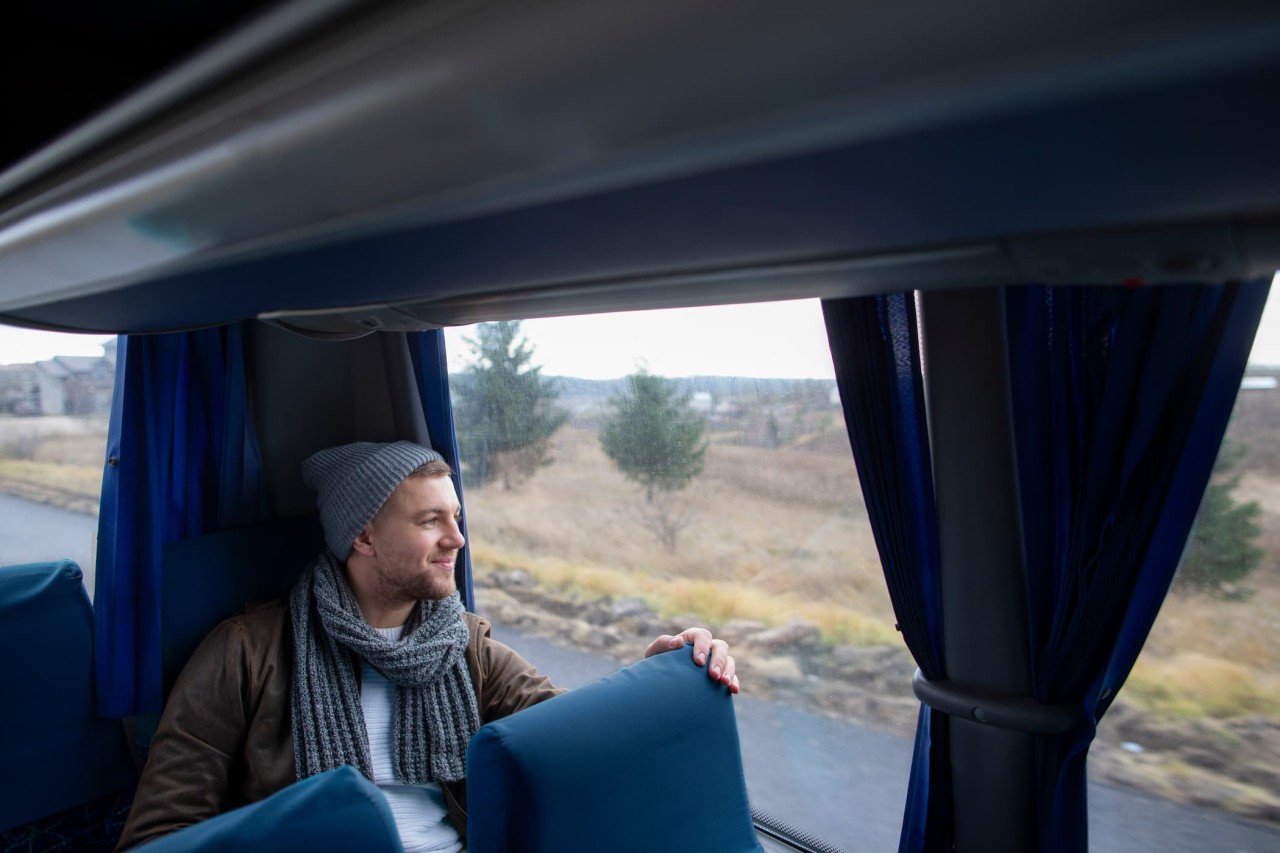 Los mejores destinos turísticos en Málaga accesibles en autocar (y por qué me encanta viajar en grupo)