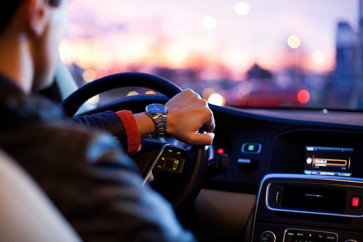 Alquilar un coche con chofer. Una idea óptima