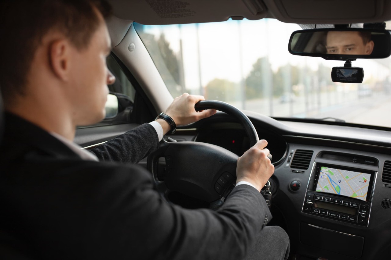 Ventajas de alquilar un coche con conductor